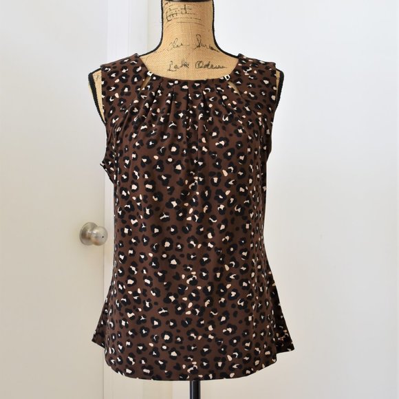 NEW! Tommy Hilfiger Animal Print Pleated Top. - Picture 7 of 8